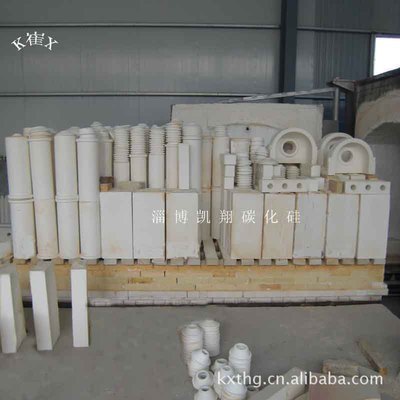 玻璃窯爐專(zhuān)用高溫耐腐蝕硅線石六角筒磚 淄博凱翔碳化硅窯具廠的優(yōu)勢(shì)解析